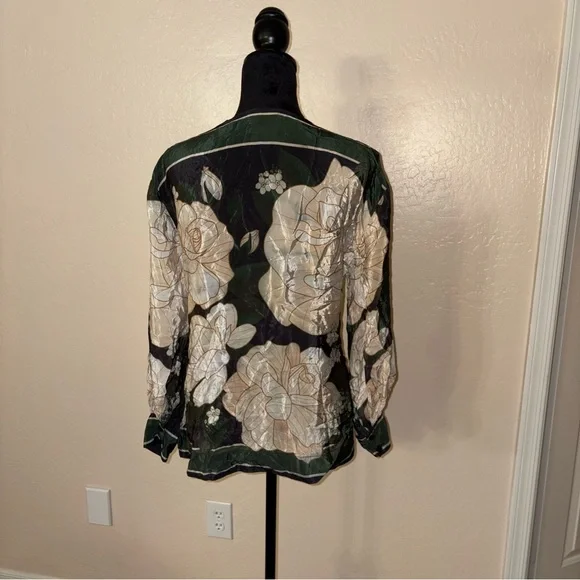 New Anthropologie Farm Rio Long-Sleeve Silky Top Blouse Shirt Green Floral Sz M - Picture 4 of 5